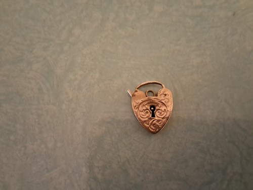 9ct heart shaped - , padlock