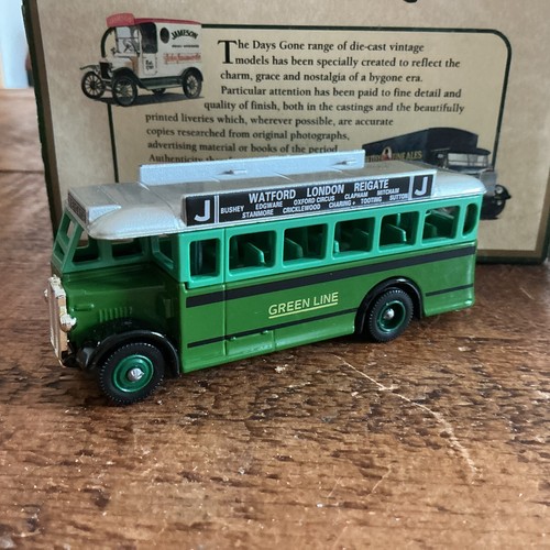 Lledo green line reigate aec - green,