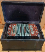 Vintage Pearl Queen Concertina