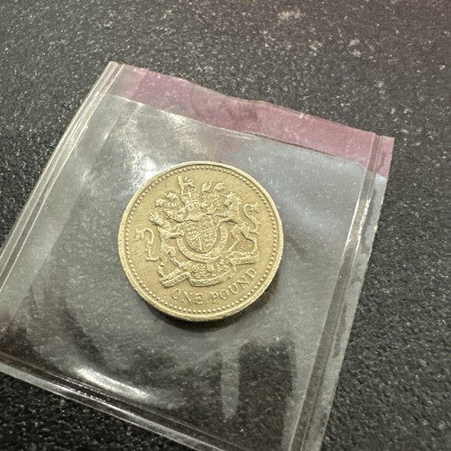 2008 royal arms - round, one