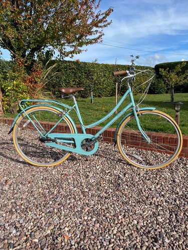 Bobbin birdie lady - bobbin, lady's