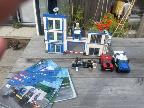 Lego city police - city:, station