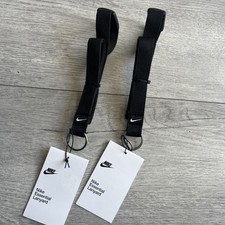 Official  Nike Essential