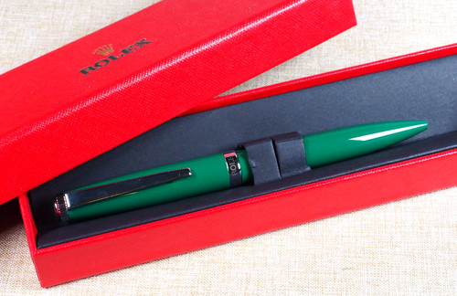 Rolex emerald green submariner - green,
