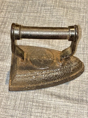 Antique sad iron 700 k - antique,