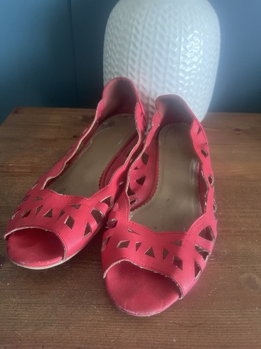 Size coral cut out - size,