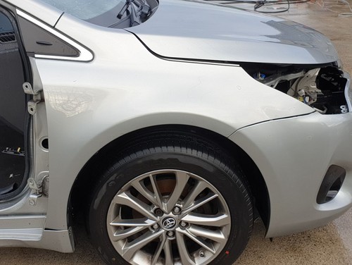 Toyota avensis t27 front - toyota,