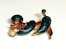 Vintage Brooch Gold Tone Metal