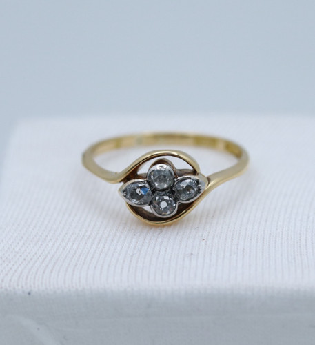 18ct yellow gold 50pts old - 18ct,
