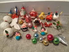 LOTS OF MIXED VINTAGE HANGING CHRISTMAS TREE ORNAMENTS