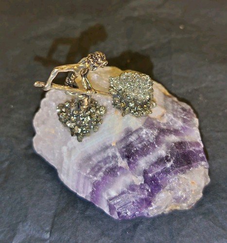 Amethyst raw crystal - (zambia),