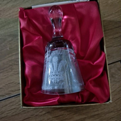 Wedgwood glass tea bell - glass, royal