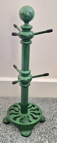 Green metal free standing - green,