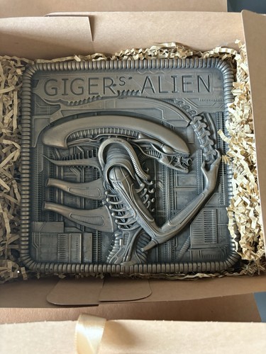 Giger alien diecast bronze - giger,