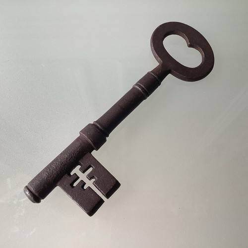 Large victorian door - large, key