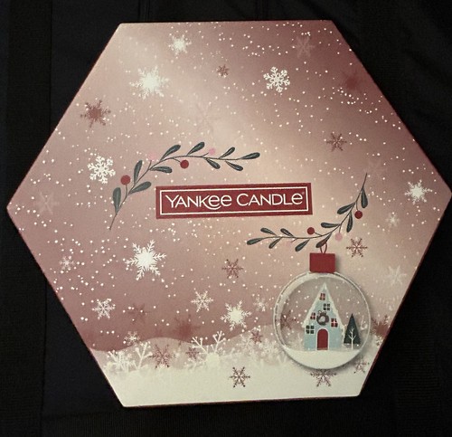 Yankee candle snowglobe - candle,