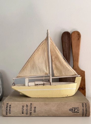 Vintage handmade butter yellow - vintage,