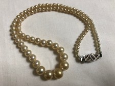 VINTAGE Pompadour Graduated Single Strand Faux Pearl Necklace Ornate Clasp #2