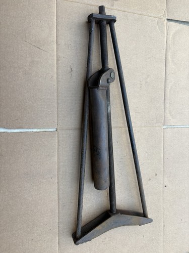 Vintage smiths frame car - a,