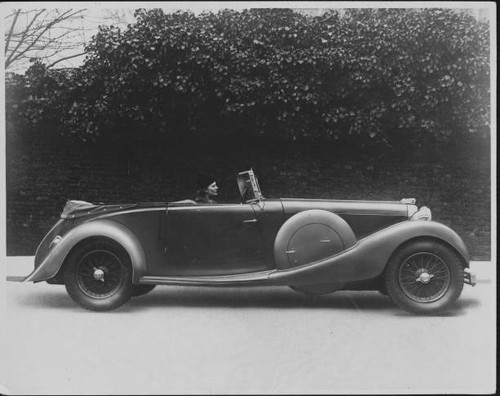 Woman drives lagonda - drives,