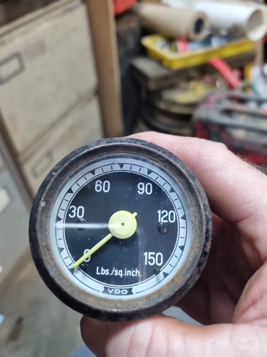 Vdo oil pressure gauge - oil, lbs