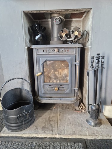 Log burner and - burner, accessories