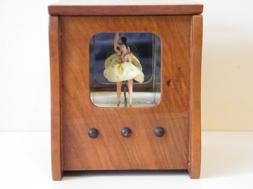 Mid century ballerina - mid,
