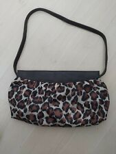 D15 WOMANS WAREHOUSE BROWN ANIMAL PRINT HANDLE STRAP MAGNETIC CLOSE HANDBAG