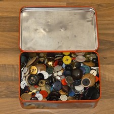 Job Lot Mixed Vintage And Modern Buttons In A Tin
