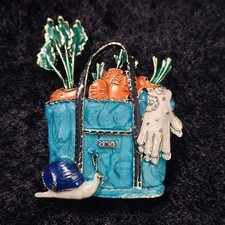 Vegetable gardening bag brooch - gardening,