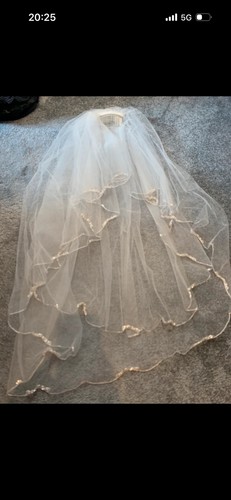 Wedding veil ivory scalloped - -,