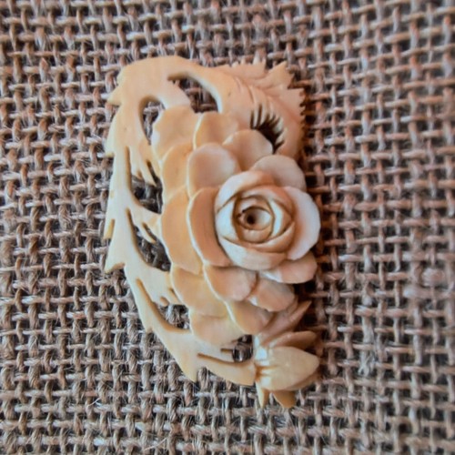 Vintage plastic brooch - vintage, flower