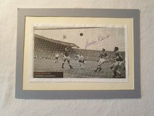 Autograph - Footballer Gordon Banks - signed picture obtained by post