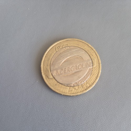 Coin two pound london - -,