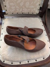 Ladies. Size 6 Side Zip. Heels