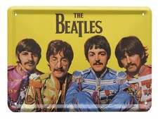 Beatles Souvenir SGT PEPPERS Collectable Metal Sign Gift 8x11cm