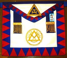 #5577   ROYAL ARCH Apron PROVINCIAL with pocket rated 6/10