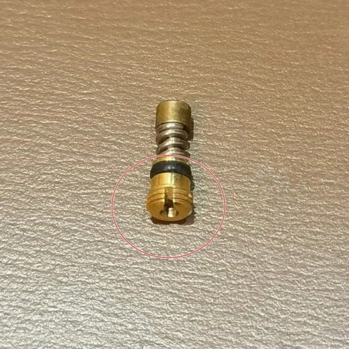 Gas regulating valve bottom - regulating,