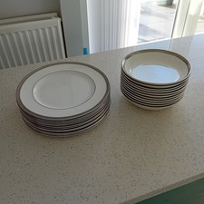 WATERFORD NEWGRANGE PLATINUM DINNER SERVICE