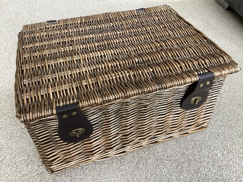 Wicker hamper picnic - m&s,
