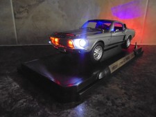 CLASSIC SHELBY GT-500KR 1968 WITH WORKING LIGHTS 1:18 CAR IN DISPLAY CASE