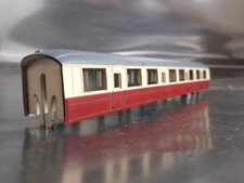 Hornby 00 Coach Carriage Steam locomotive train body shell Cream And Maroon R435