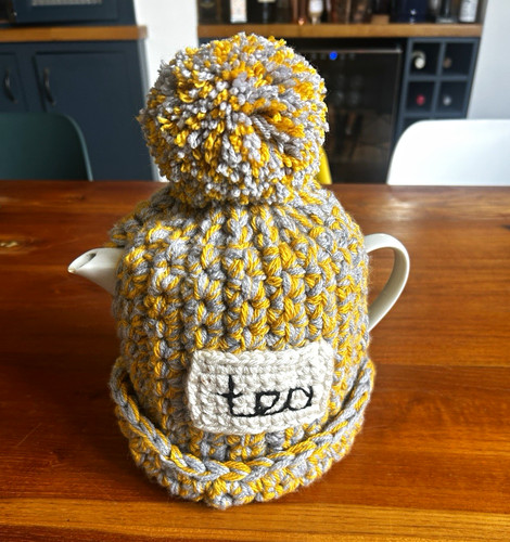 Chunky grey and mustard tea - chunky, grey-and-mustard