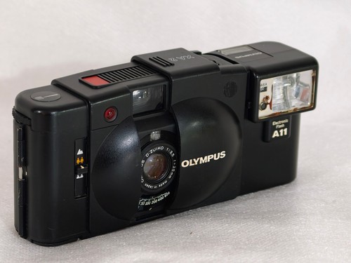 Olympus xa2 35mm compact - compact, film