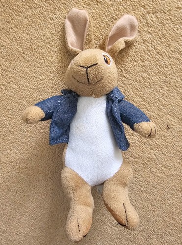 Peter rabbit small plush - peter, 8"