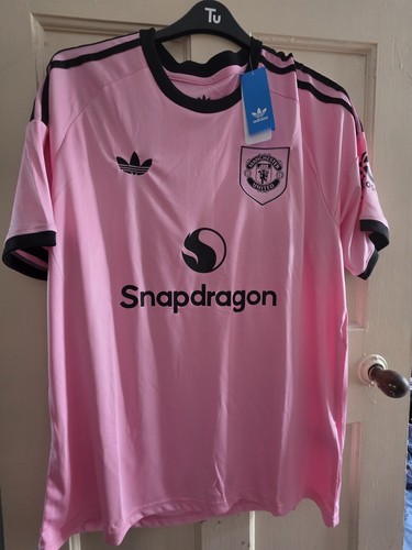 Retro pink manchester - pink, united