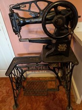 Antique 1880s Singer Cast Iron Sewing Machine – Fully Working, Original