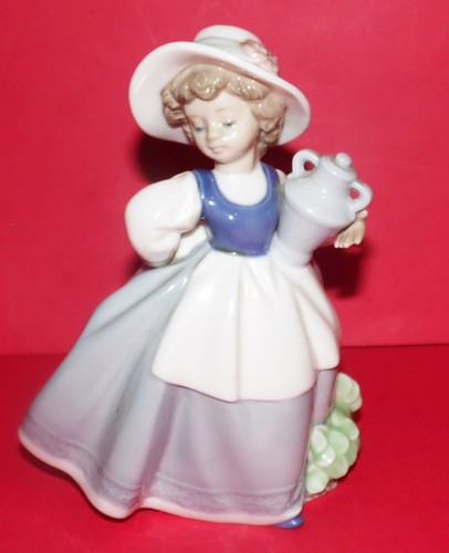 Nao lladro girl with pitcher - nao, *