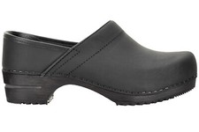 Sanita Classic Closed Clogs in