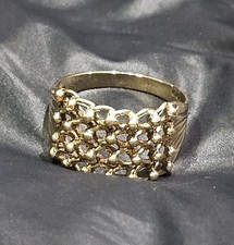 9ct Gold Keeper Ring –